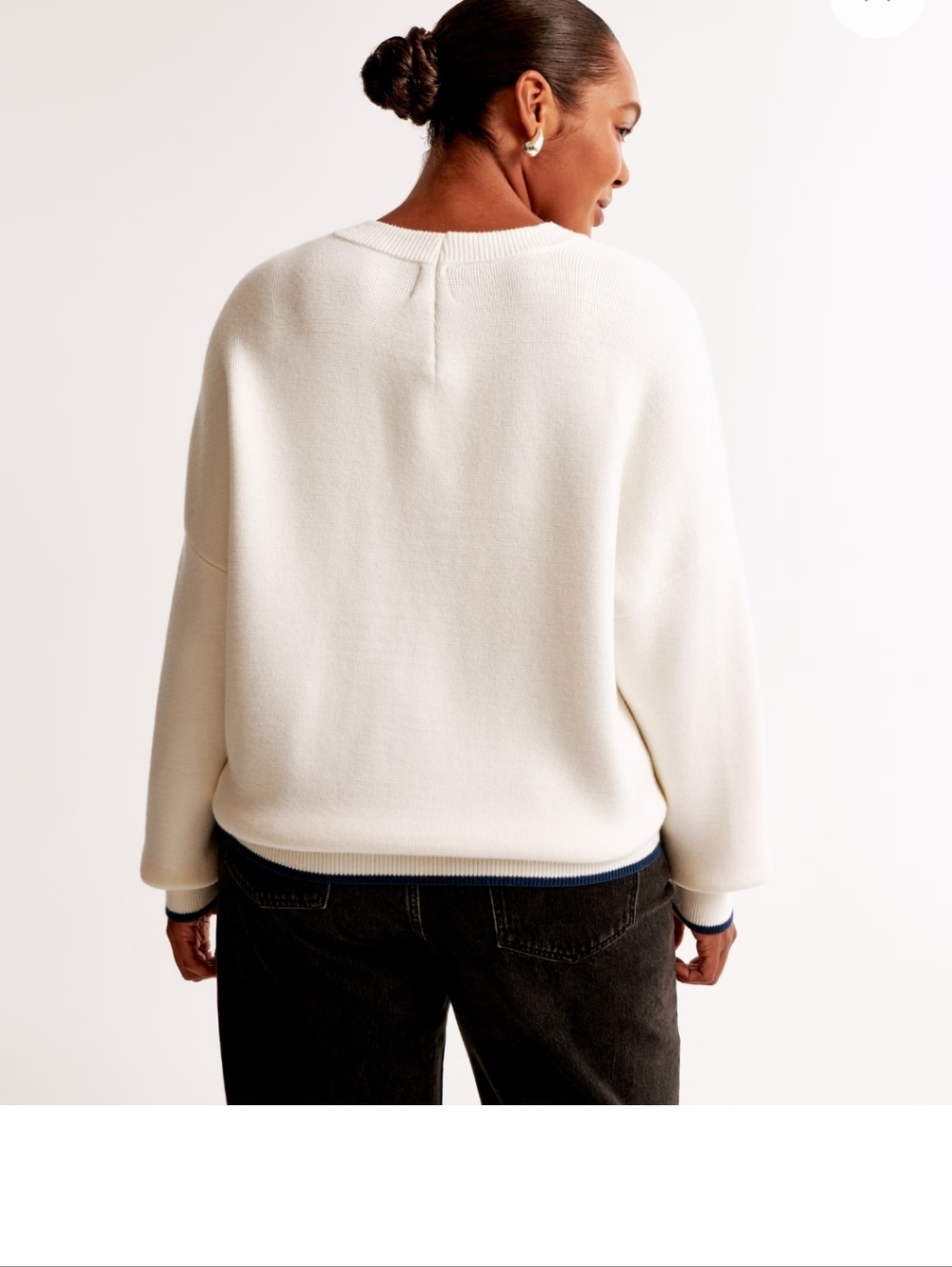 Abercrombie & Fitch Cream V-Neck Sweater with Navy 'Cowboys' Graphic #72 - Picture 9 of 9
